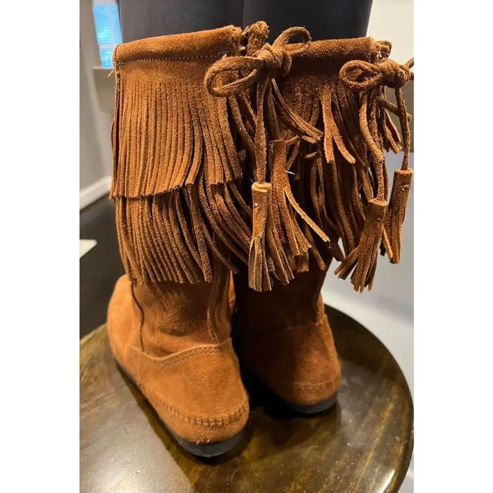 Minnetonka Three Layer Fringe Calf High Boots in Light Brown in Size 10